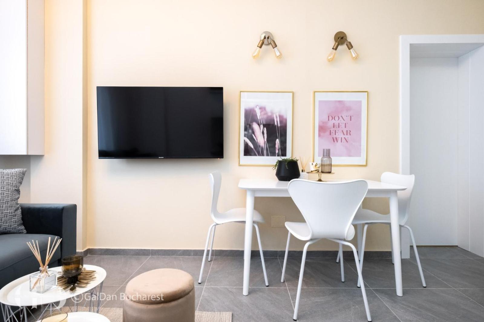 The Loft Luxury Apartments-Near The Park In The City Center Bukares Bagian luar foto
