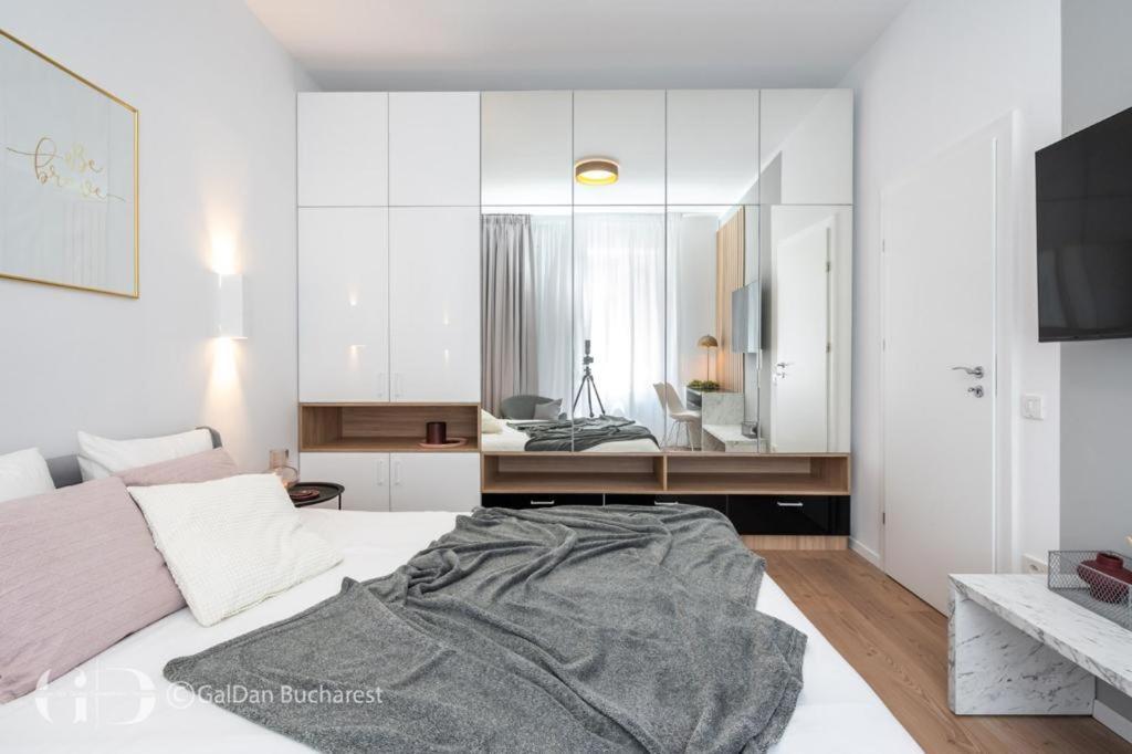 The Loft Luxury Apartments-Near The Park In The City Center Bukares Bagian luar foto