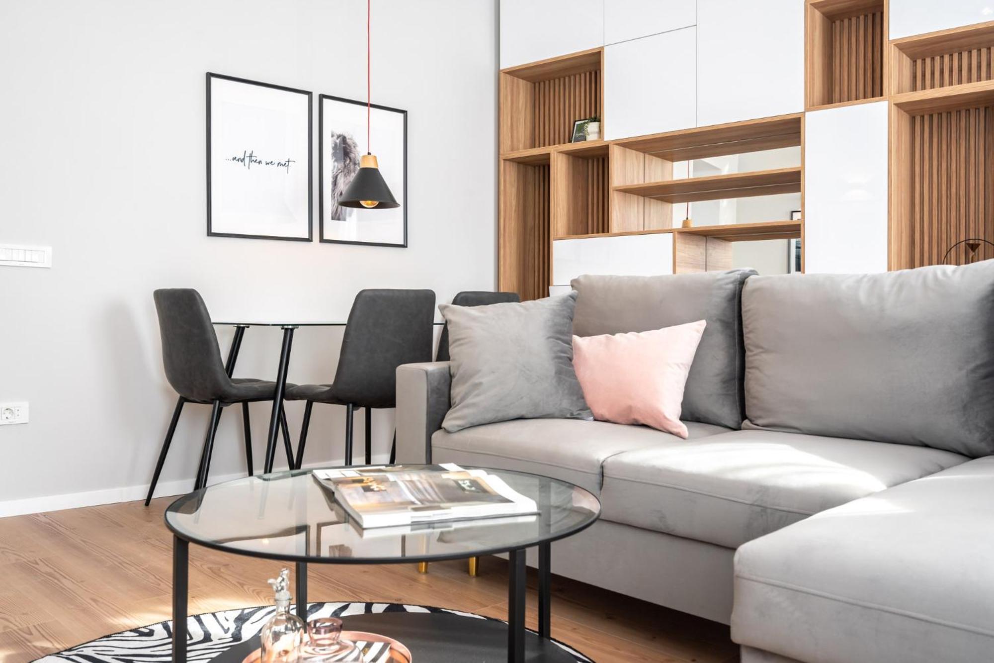 The Loft Luxury Apartments-Near The Park In The City Center Bukares Bagian luar foto