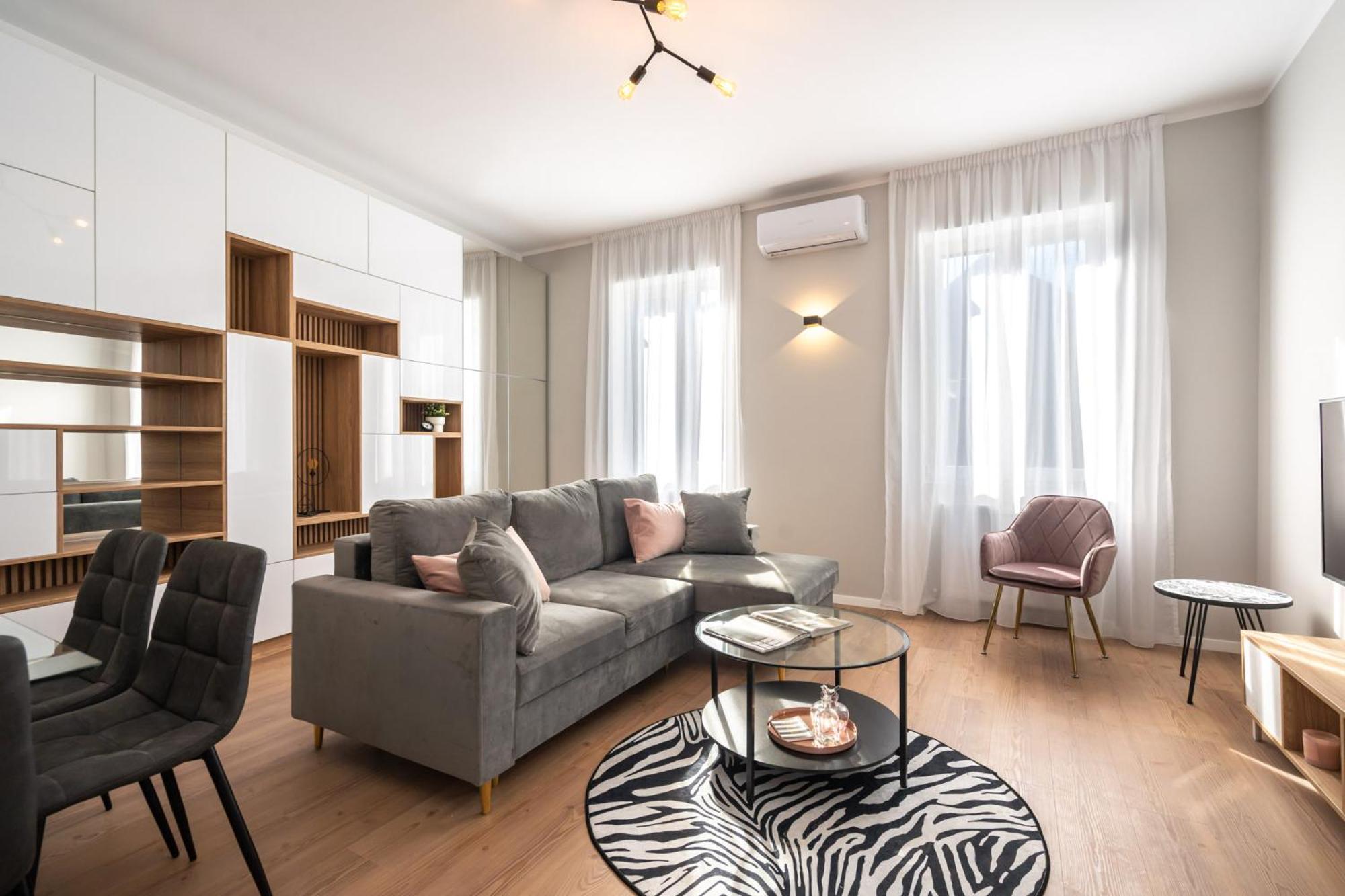 The Loft Luxury Apartments-Near The Park In The City Center Bukares Bagian luar foto